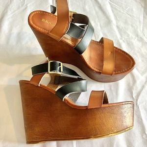 Bamboo Women's Sz 7.5 Strappy Brown Black Open Toe Wedge High Heels Shoes Pumps
